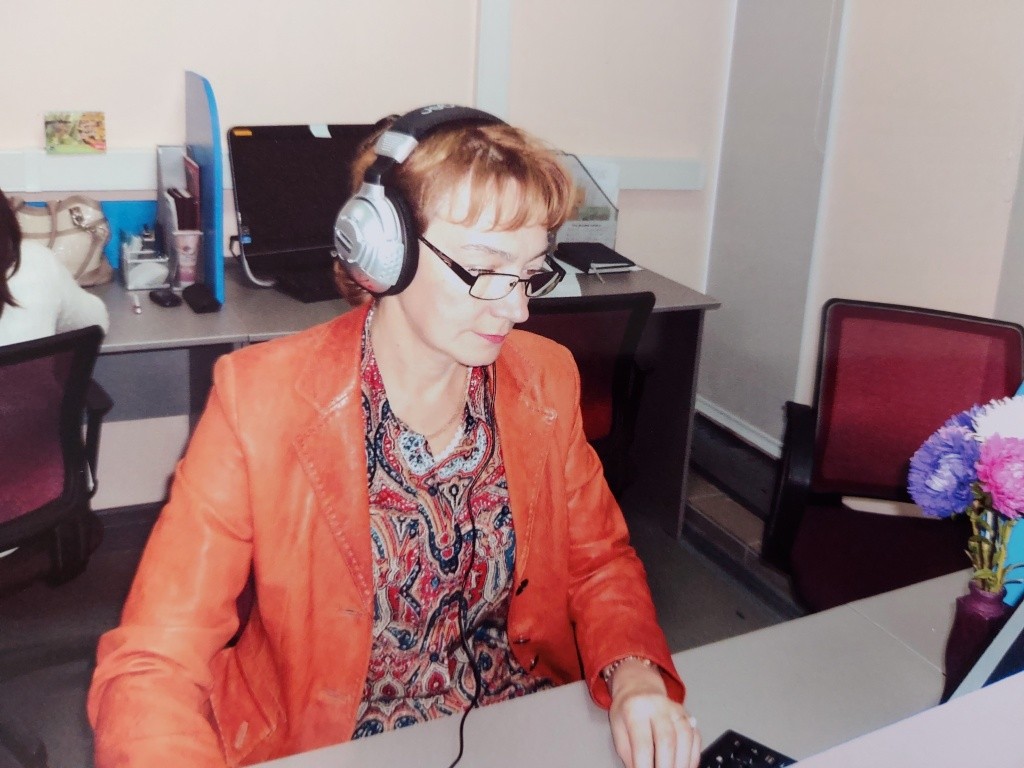 Каждую пятницу она вступает в Диалог со слушателями..jpg