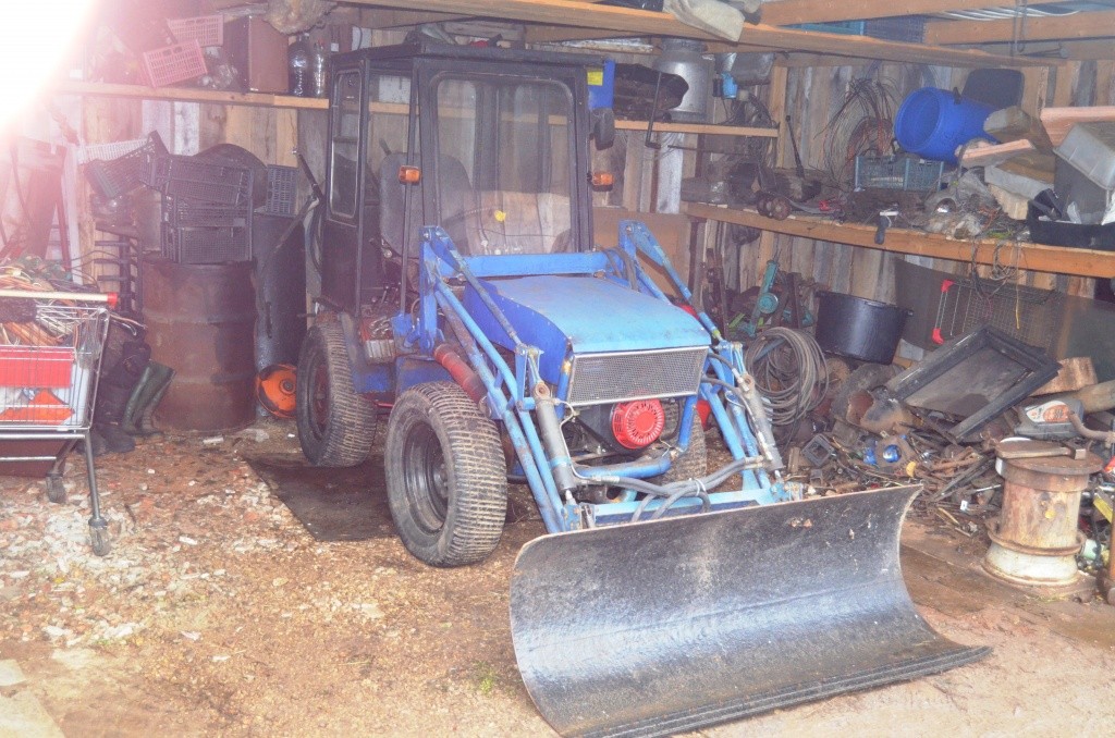 Жилплощади для всех коней умельца не хватает и периодически е му приходится от них избавляться. Жилплощади для всех коней умельца не хватает и периодически е му приходится от них избавляться.jpg