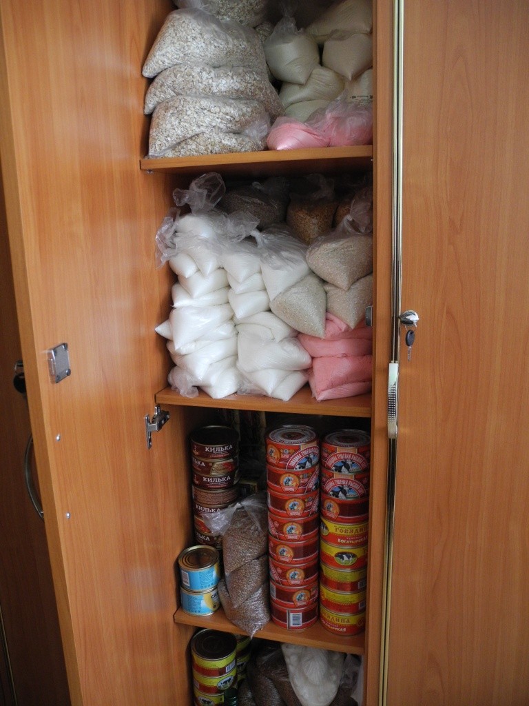 Продукты переданы из Православного центра. (Фото Натальи Кулишовой).