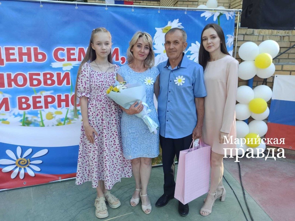 В Йошкар-Оле на награждении всей семьей..jpg