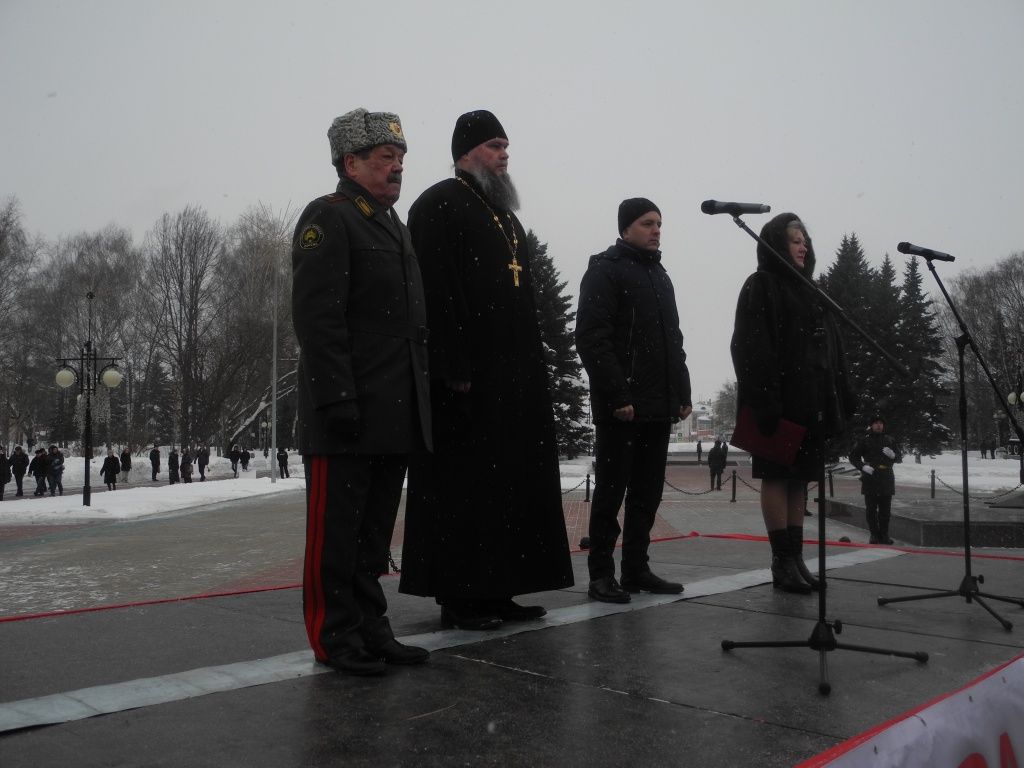 Митинг открыт. (Фото Натальи Кулишовой).