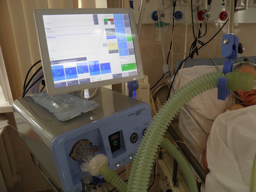 Современный аппарат ИВЛ. (Фото Минздрава РМЭ).jpg