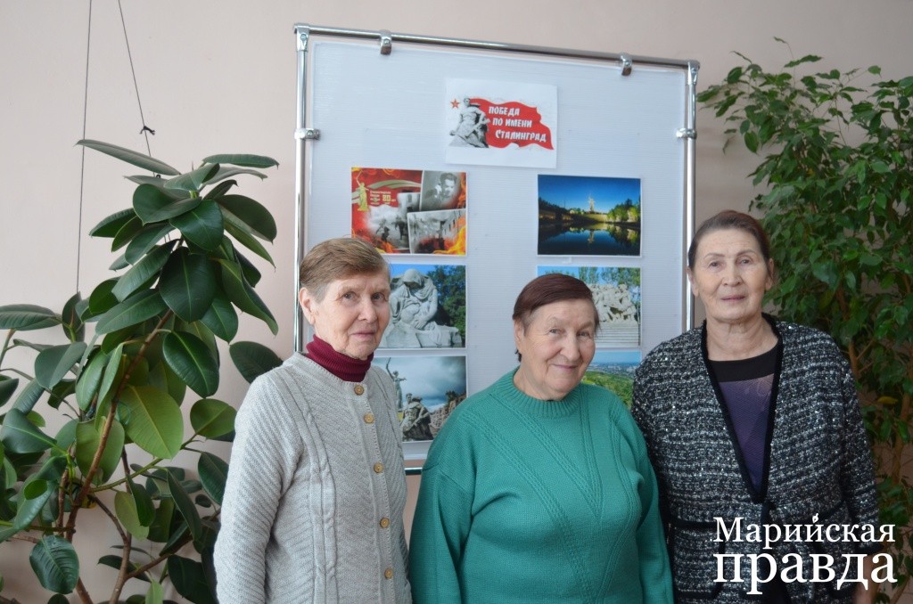 Олорские ветераны Надежда Леонтьева, Галина Алексеева и Светлана Бирюкова ( слева направо) помнят знаменитую землjpg.jpg