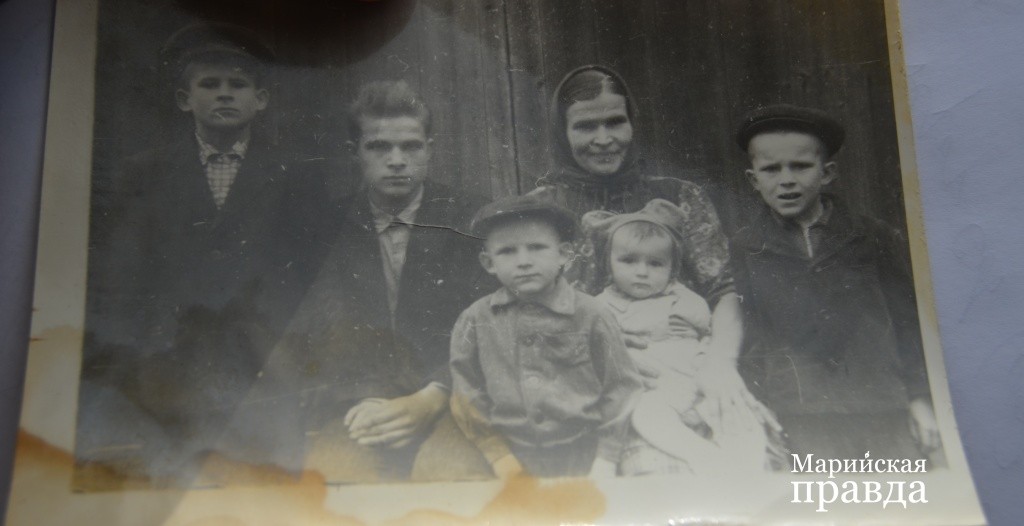 Старое семейное фото семьи Конаковых..jpg