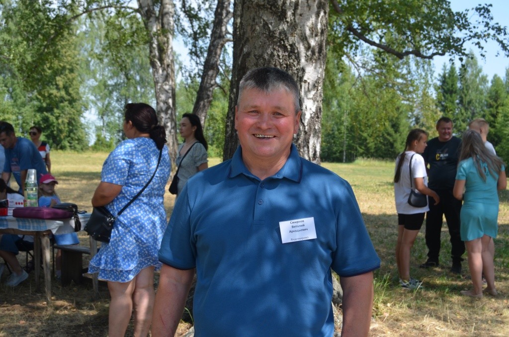 Главный организатор встречи, как оказалось, огромной родни Виталий Смирнов.jpg