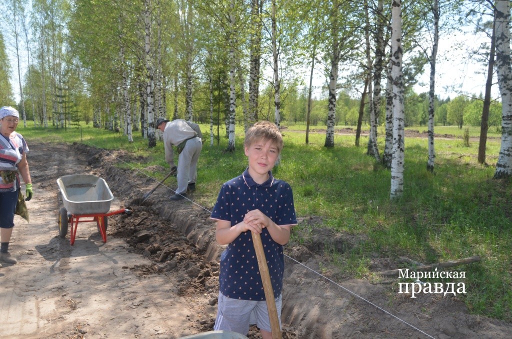 Матвей Рыбаков ни в чем не уступал взрослым - очень трудолюбивый мальчишка..jpg