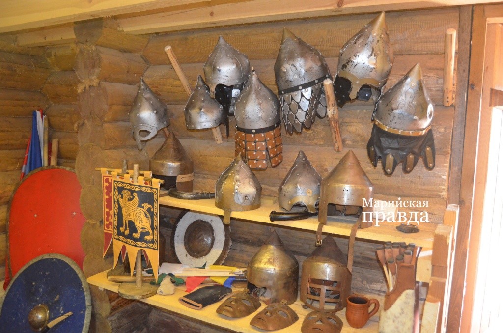В оружейной комнате Шукшанской богатырской заставы..jpg