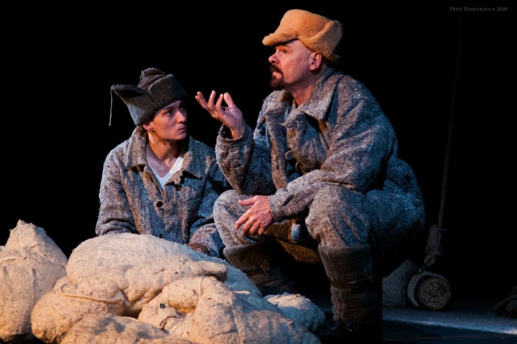 Сцена из спектакля театра кукол Прекрасное далеко. Фото предоставлено Дмитрием Репьевым.jpg