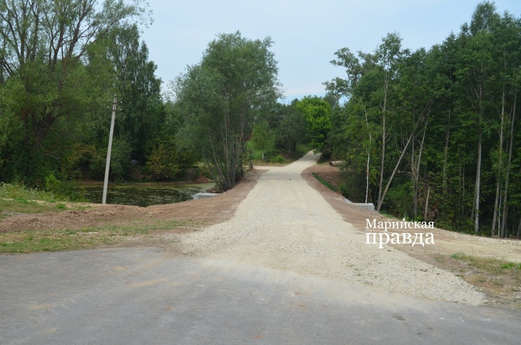 Вот так теперь выглядит переезд на заречную часть деревни, которую местные зовут Корембал..jpg