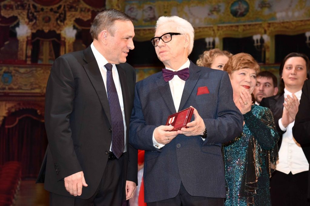 Награды - достойным. (Фото предоставило Организационно-аналитическое управление Главы Республики Марий Эл)