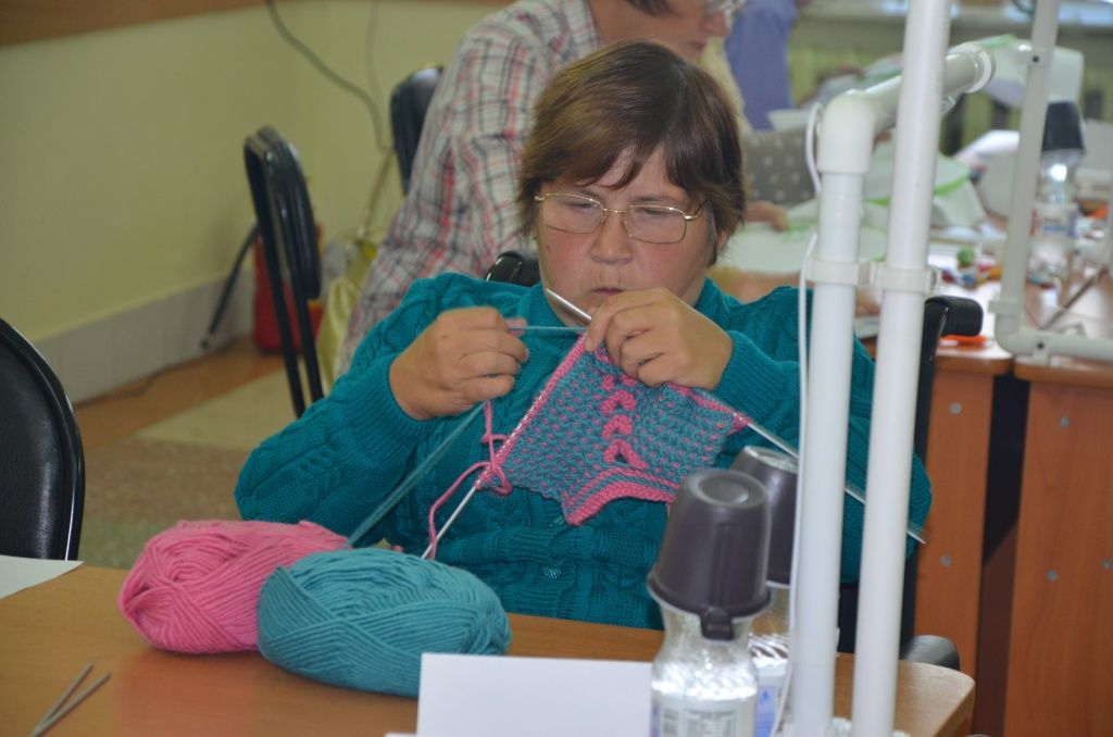 Глаза боятся, а руки делают. (Фото пресс-службы Минсоцразвития РМЭ).