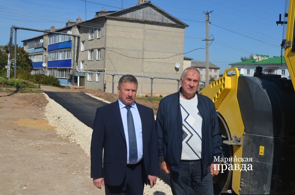 Чтобы решить застарелую проблему, Василий Сидоркин (на фото справа) побывал на приеме у Главы республики Юрия Зайцева. Чтобы решить застарелую проблему, Василий Сидоркин (на фото справа) побывал на приеме у Главы республики Юрия Зайцева..jpg