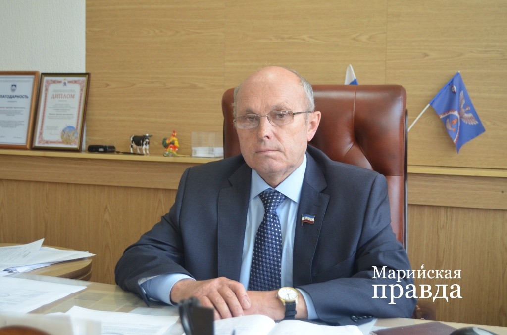 Руководитель колхоза Первое мая Аркадий Новиков главная задача возродить в районе интерес к футболу, а, если брать шире, то к здоро1.jpg