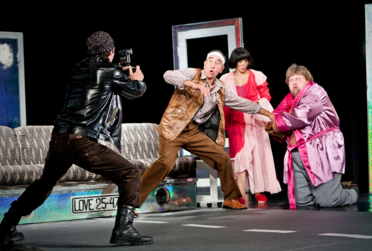 особо любящий таксист.png