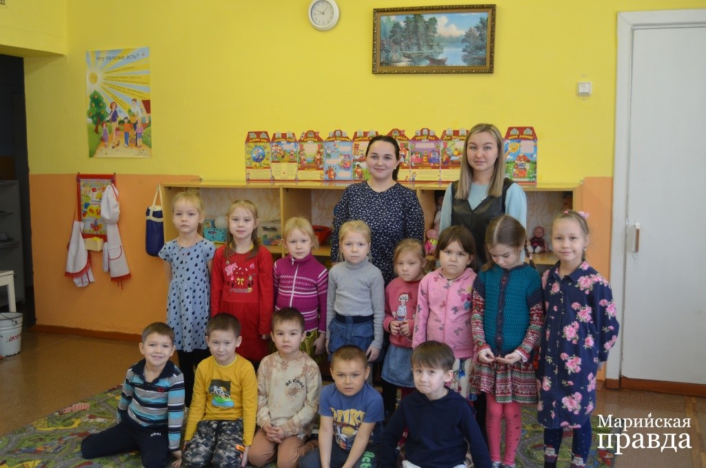 Кто-то из детишек застеснялся журналиста, а кто-то, наоборот, начал корчить рожицы(1).jpg