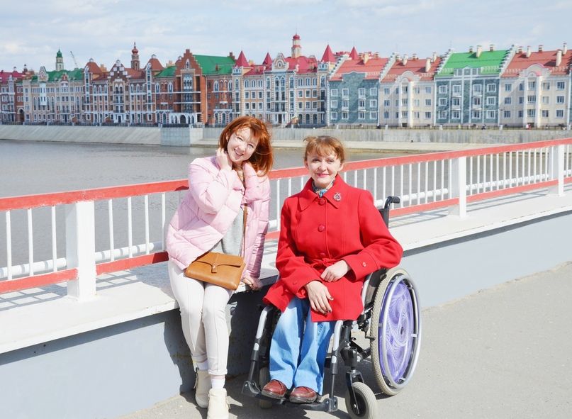 Руководитель Туристско-информационного центра г. Йошкар-Олы Мария Иванова и эксперт по созданию и обеспечению безбарьерной среды города Йошкар-Олы Ольга Ребко.jpg