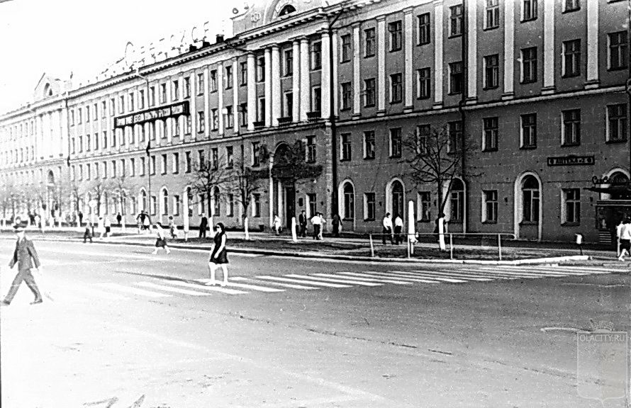 Кафе Таир находилось на 1 этаже гостиницы Советская