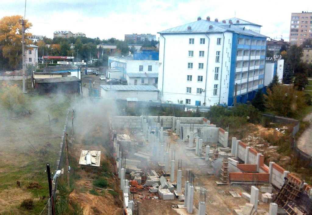 Огонь на стройплощадке