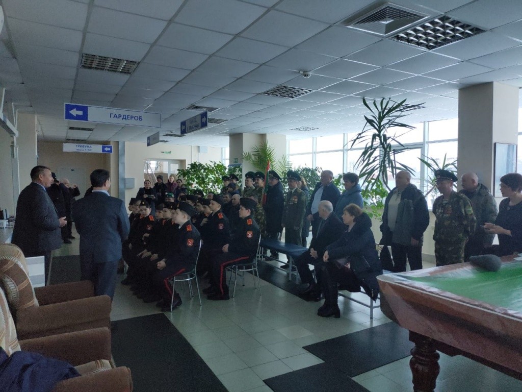 Урок мужества для местных кадетов прошел в Ледовом дворце. (Фото предоставлено Михаилом Сусловым).
