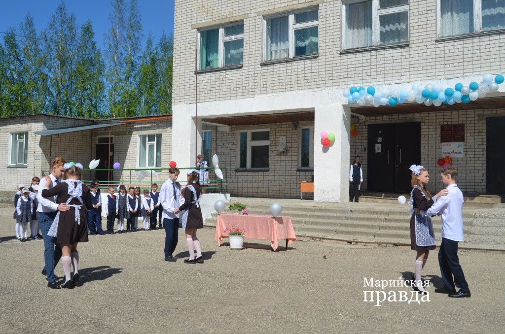 Ну как в этот день без школьного вальса..jpg