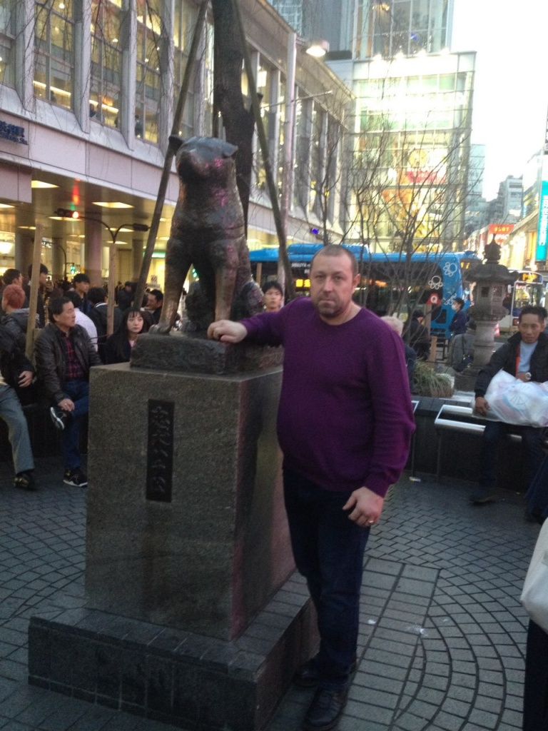 Сергей Заньков у памятника Хатико в Токио. IMG-9fc7d030bf4910d09cff770551618b12-V.jpg