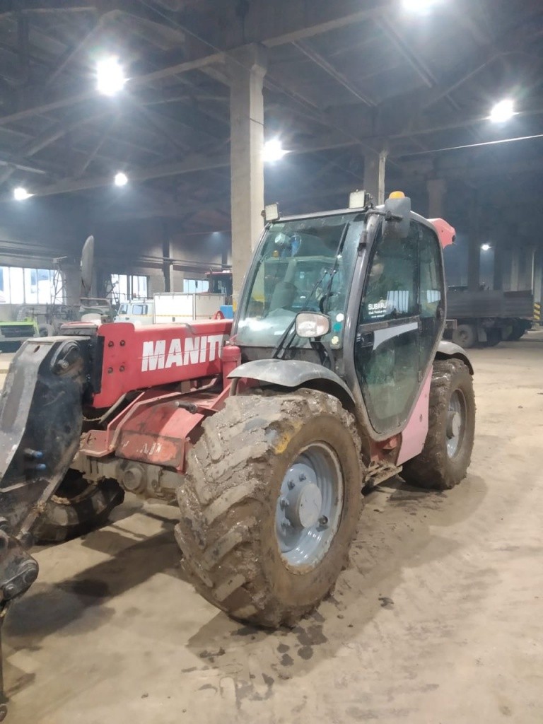 Нынешний трактор постоянно удивляет Александра Антипина своими возможностями. (Фото предоставлено АО ПЗ "Шойбулакский").