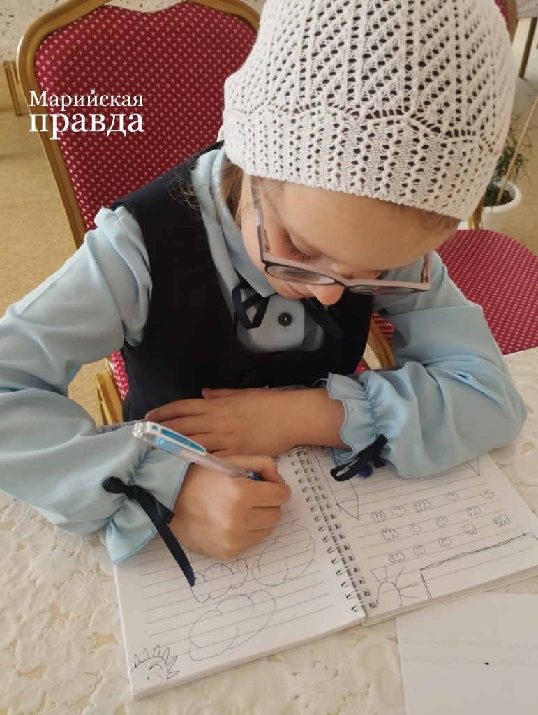 Инночке многое интересно! (Фото Натальи Кулишовой).