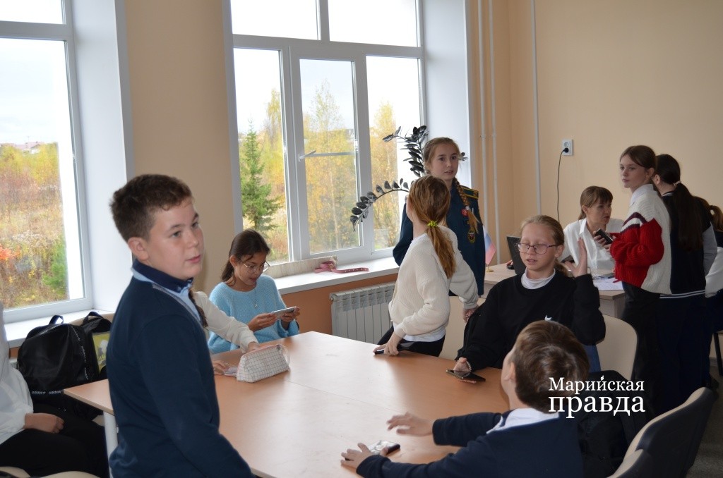 В перемены в центре детских инициатив всегда многолюдно..jpg