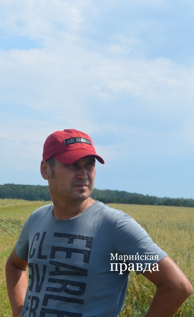 Сергей Данилов на подкормке растений работает слаженная команда 1.jpg