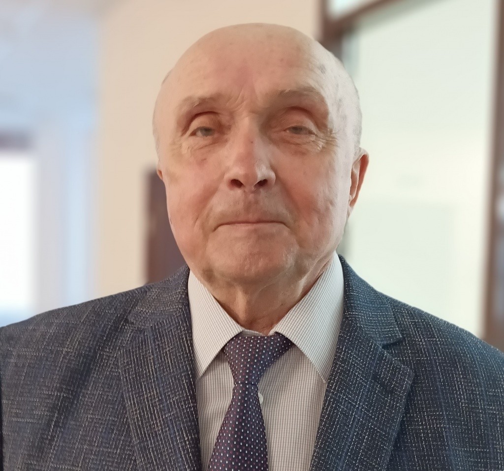 Ушнурцев.jpg