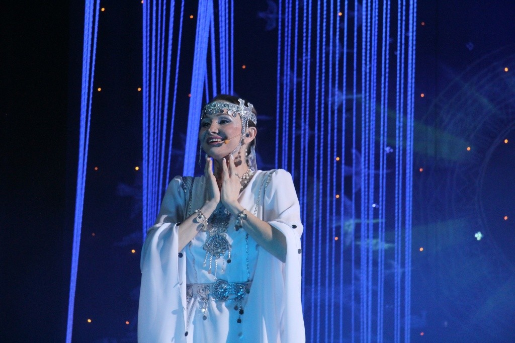 Мюзикл Юмынудыр - еще одна победа актрисы. Фото Валерия Тумбаева.JPG