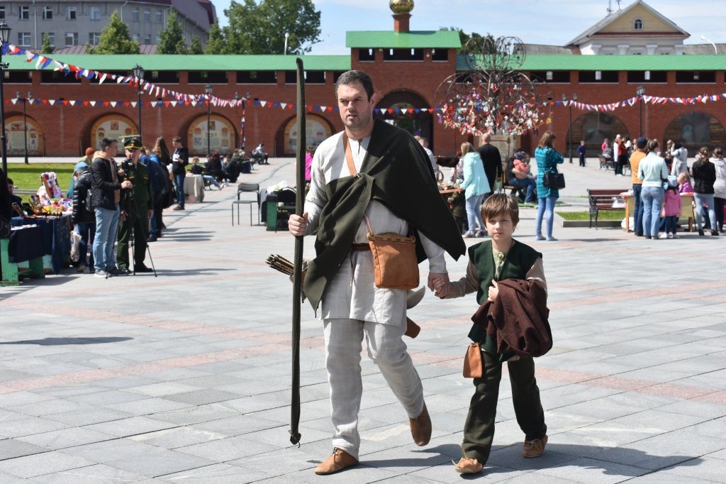 На "Наследие" приходили целыми семьями