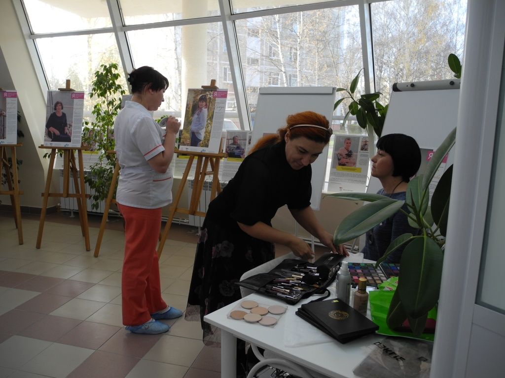 Женщина всегда хочет и должна быть красивой. (Фото Натальи Кулишовой).
