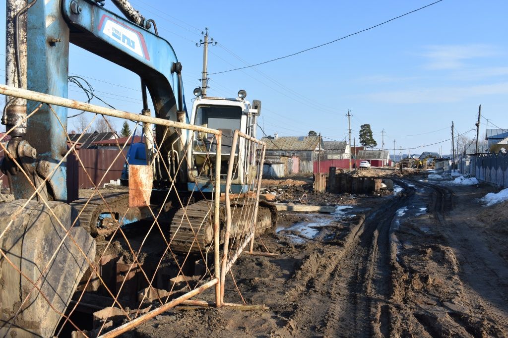 Устранение последствий аварии на сетях канализации в Звенигове 