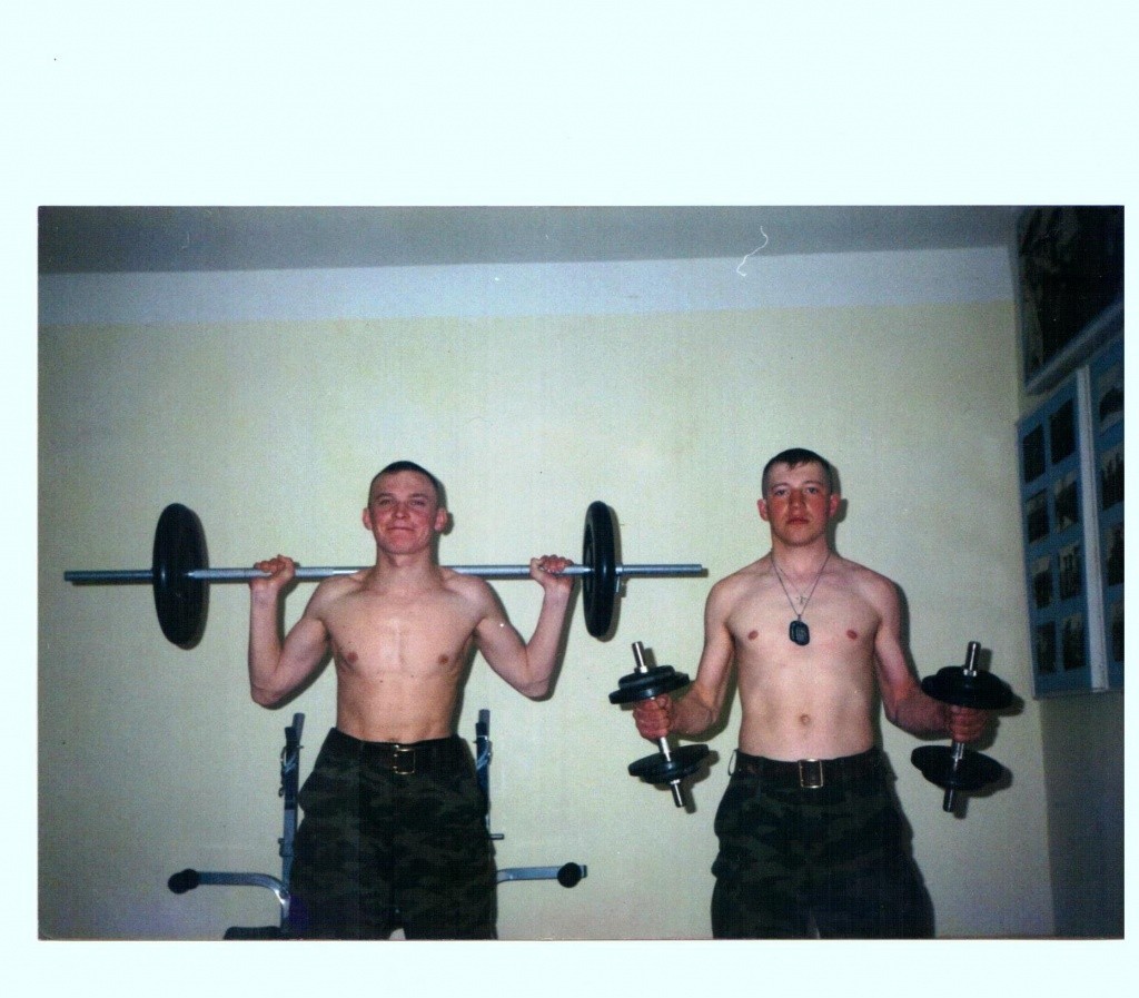 Алексей( на фото слева) с детства любил спорт. Алексей( на фото слева) с детства любил спорт 001.jpg