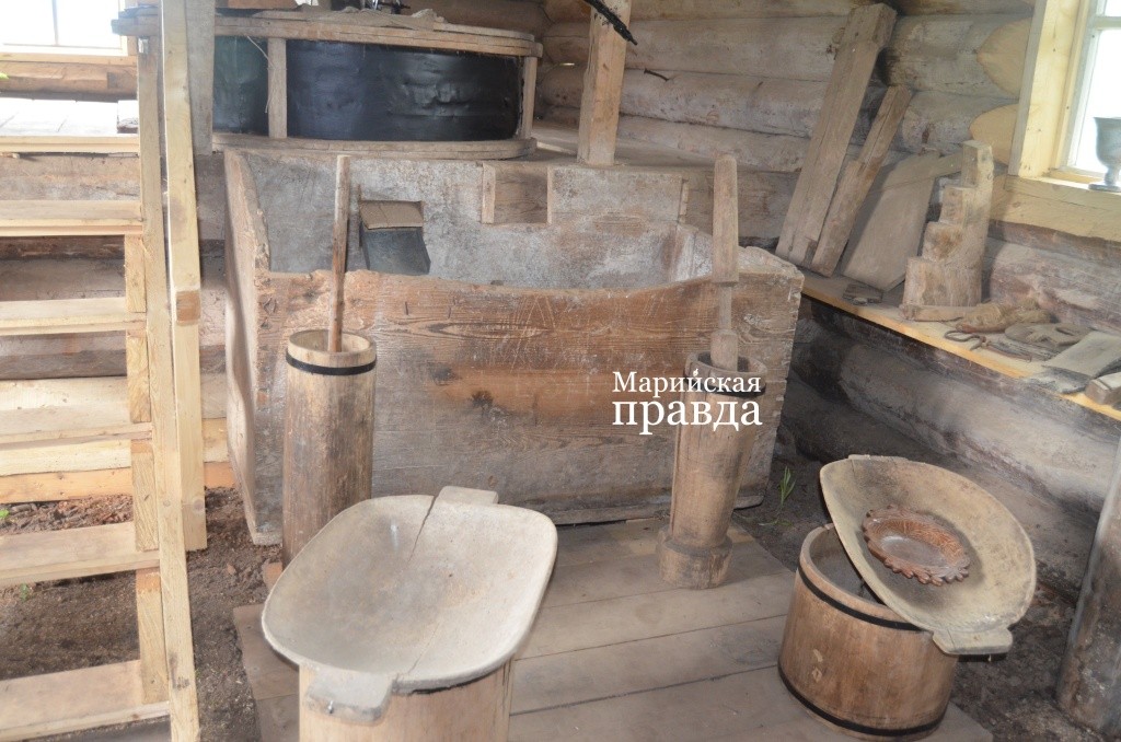 Немало из собранных здесь старинных вещей имели прямое отношение к муке и хлебопечению..jpg