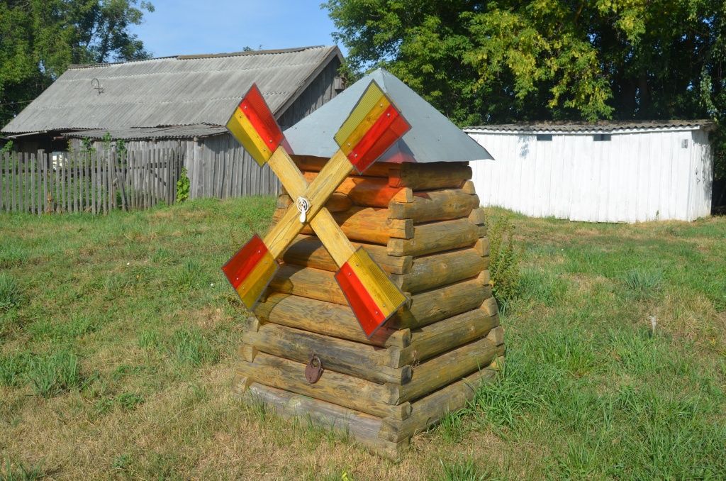 Есть в школе и своя мельничка.JPG