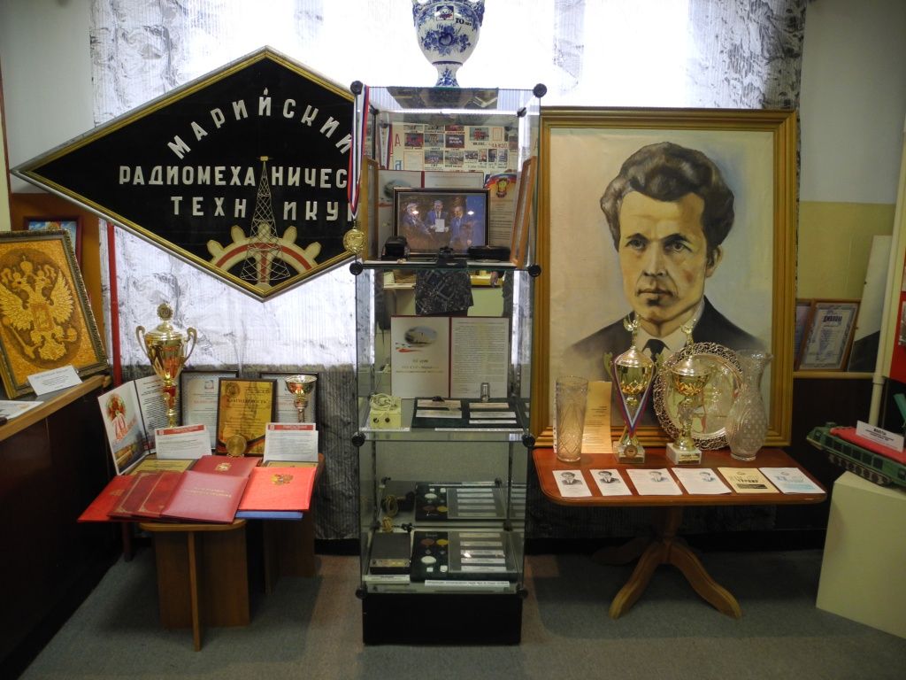 В музее - не только история техникума, но и ММЗ (Фото Натальи Кулишовой).