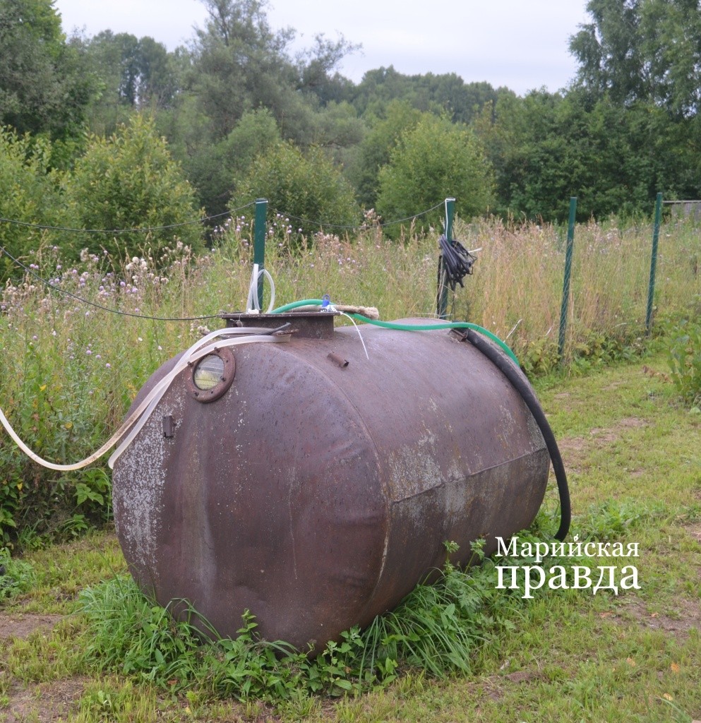 За день вода в бочке нагревается - хорошо для полива. За день вода в бочке нагревается - хорошо для полива 1.jpg