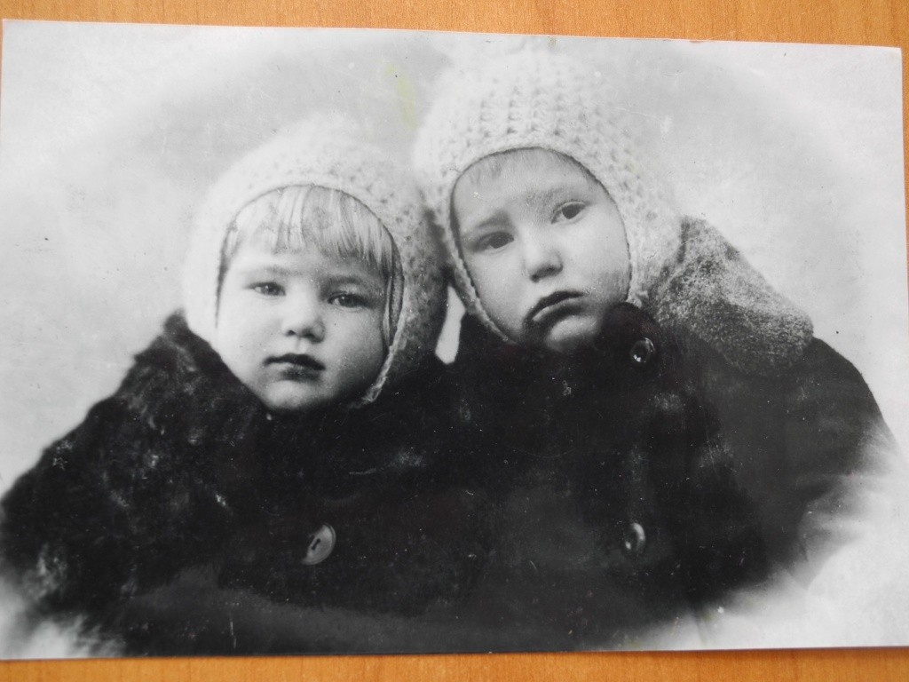 Сестренки-ленинградки накануне войны. (Фото из семейного архива предоставлено Юлией Румянцевой).