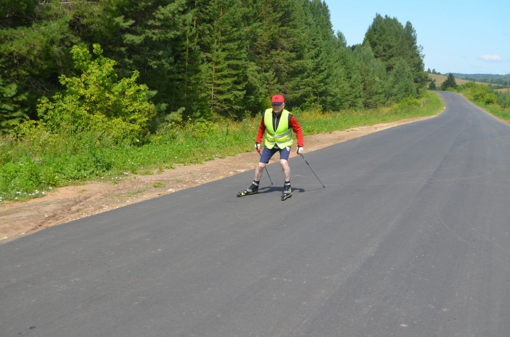 Без малого почти в 70 лет ветеран встал на лыже роллеры.JPG