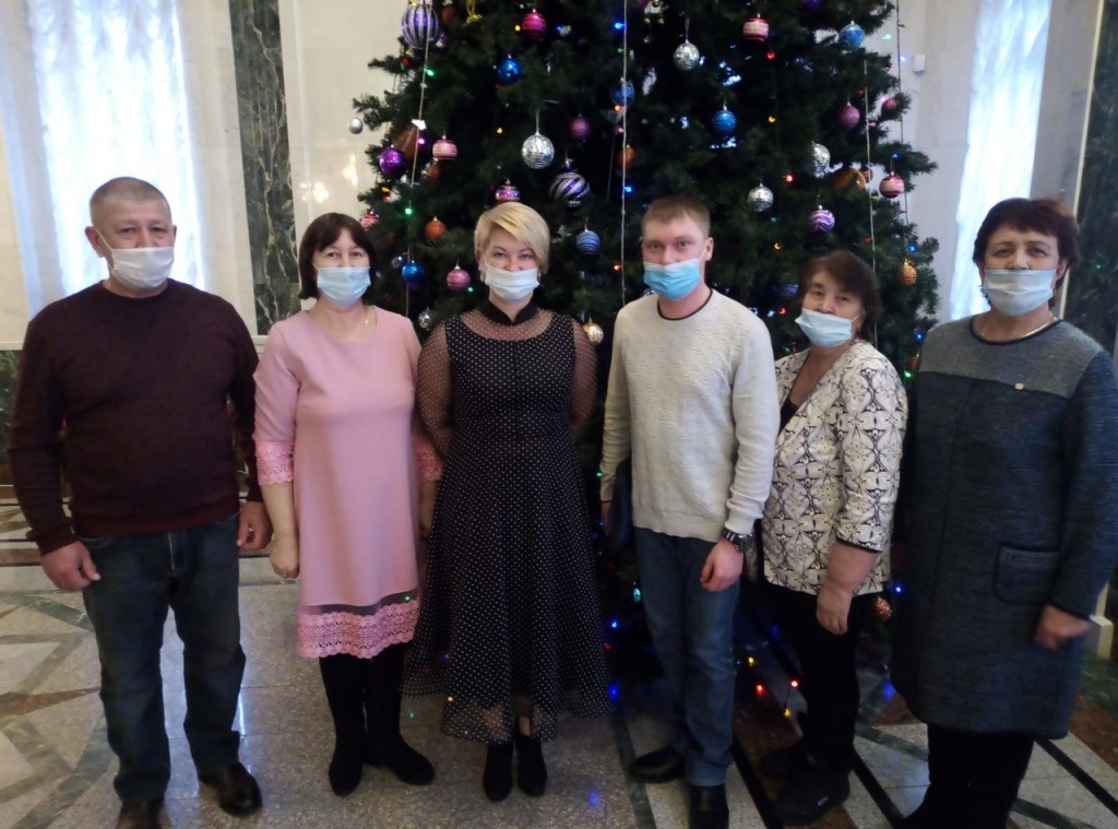 Участники праздники из Параньгинского района до этого ни разу не были в знаменитом столичном театре. (Фото КЦСОН в Параньгинском районе).