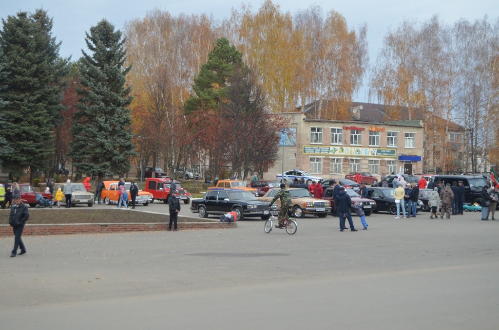 В общей сложности было представлено порядка 40 единиц техники .jpg