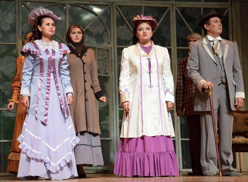 Вишневый сад. Светлана Никитина в образе Раневской..jpg