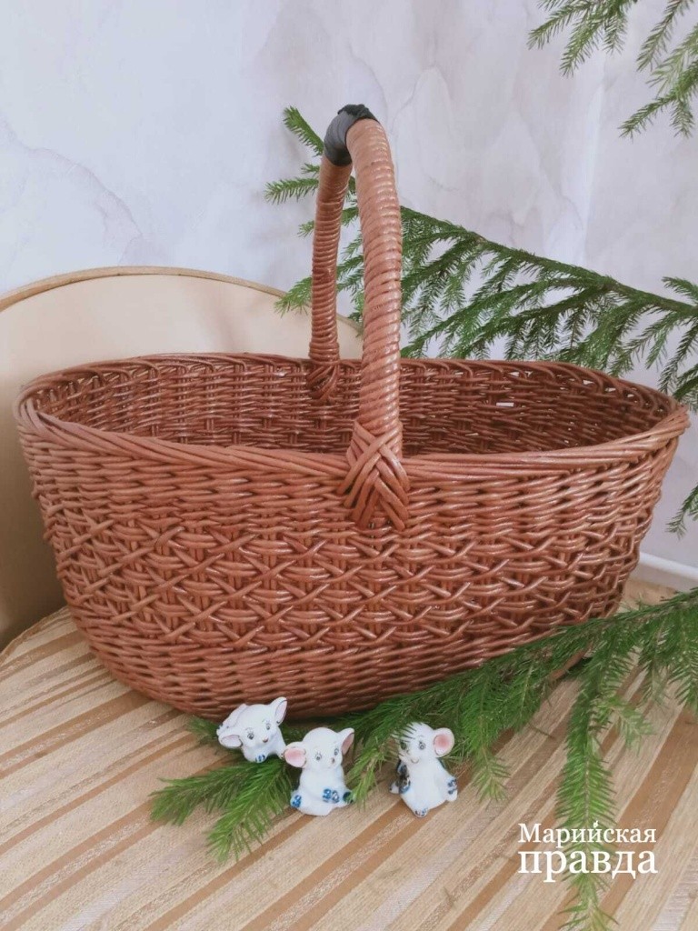 С корзинками мастерицы земляки даже за грибами ходят..jpg