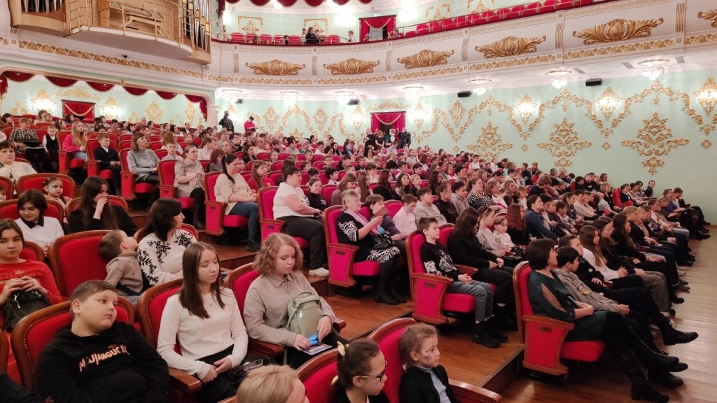 Дети - самые благодарные зрители. (Фото Минсоцразвития РМЭ). Дети - самые благодарные зрители. (Фото Минсоцразвития РМЭ).