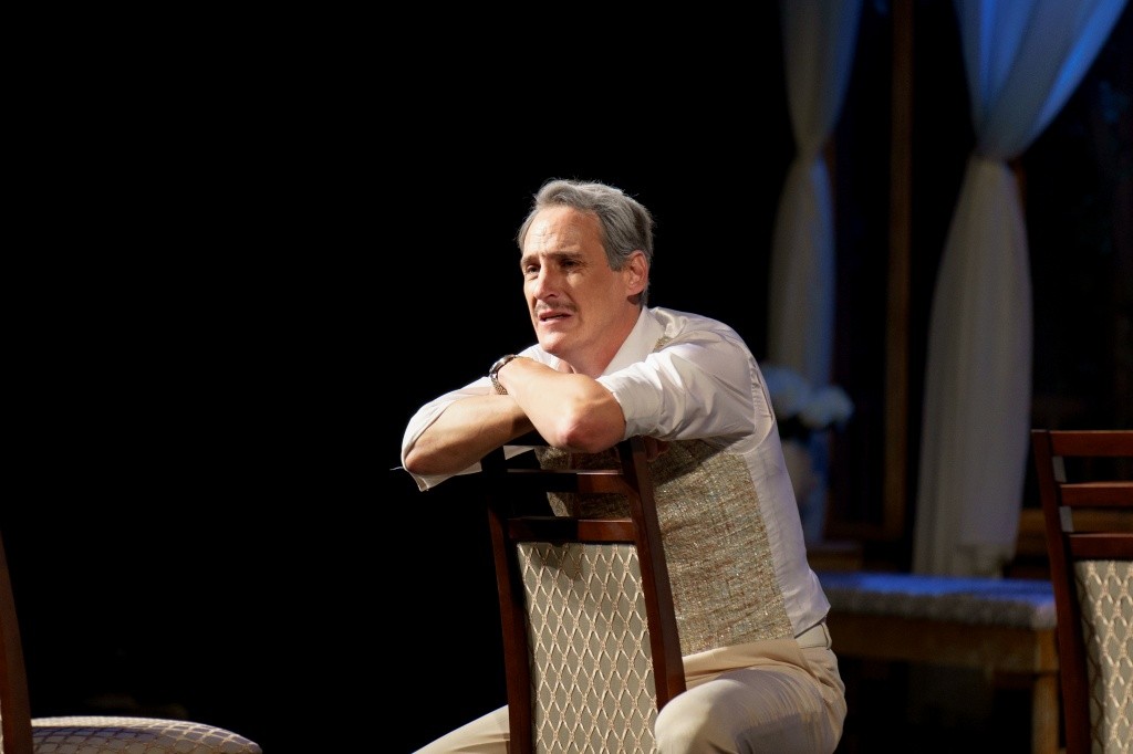 Илья Петров в роли Доменико.jpg