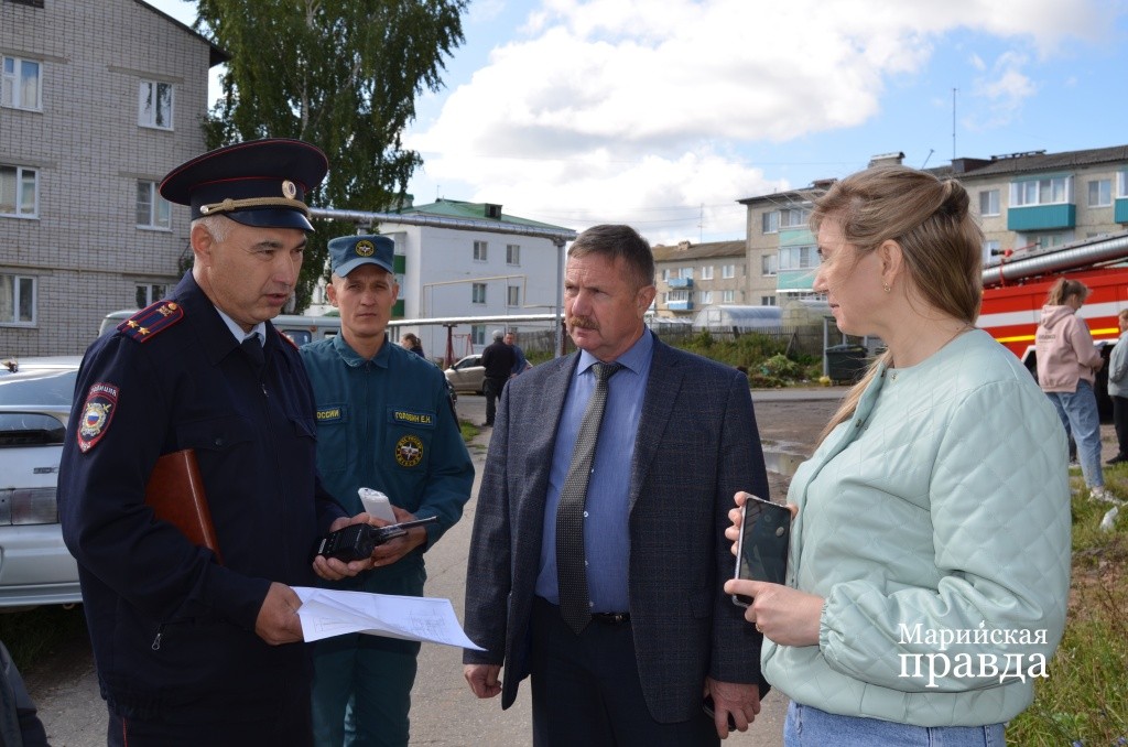 Оперативный штаб за работой..jpg