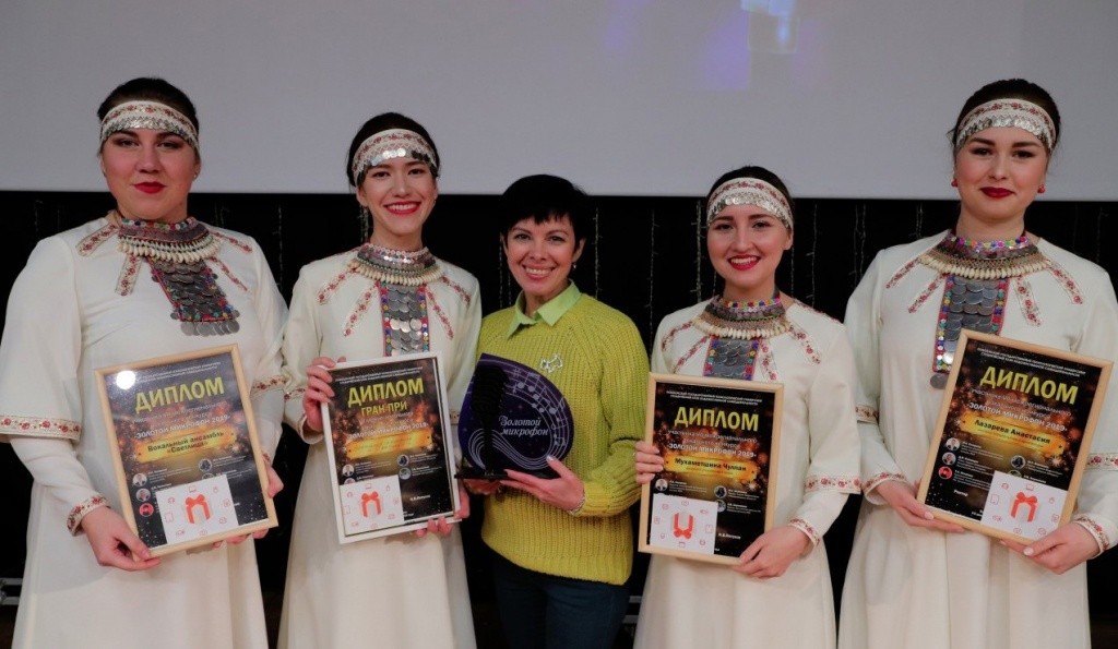 Вокальная студия Светлица - одно из любимых детищ Эльвиры Трифоновой. Фото предоставлено героиней.jpg