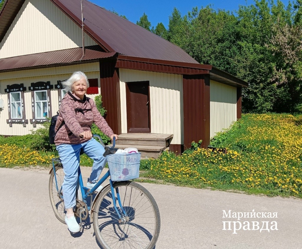 Книги в корзине и в рюкзаке - с ветерком к читателям в дальнюю деревню. Книги в корзине и в рюкзаке - с ветерком к читателям в дальнюю деревню 1.jpg